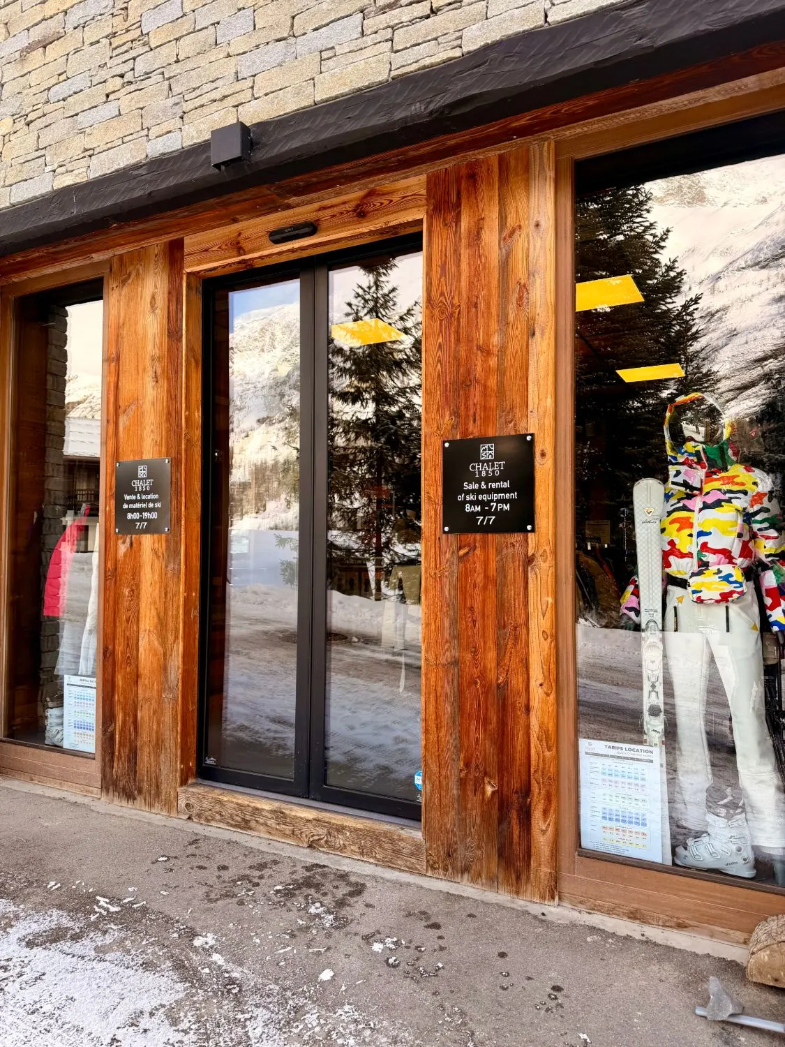 La devanture de Chalet 1850 au Black Diamond